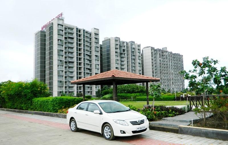 nipania indore apollo db city